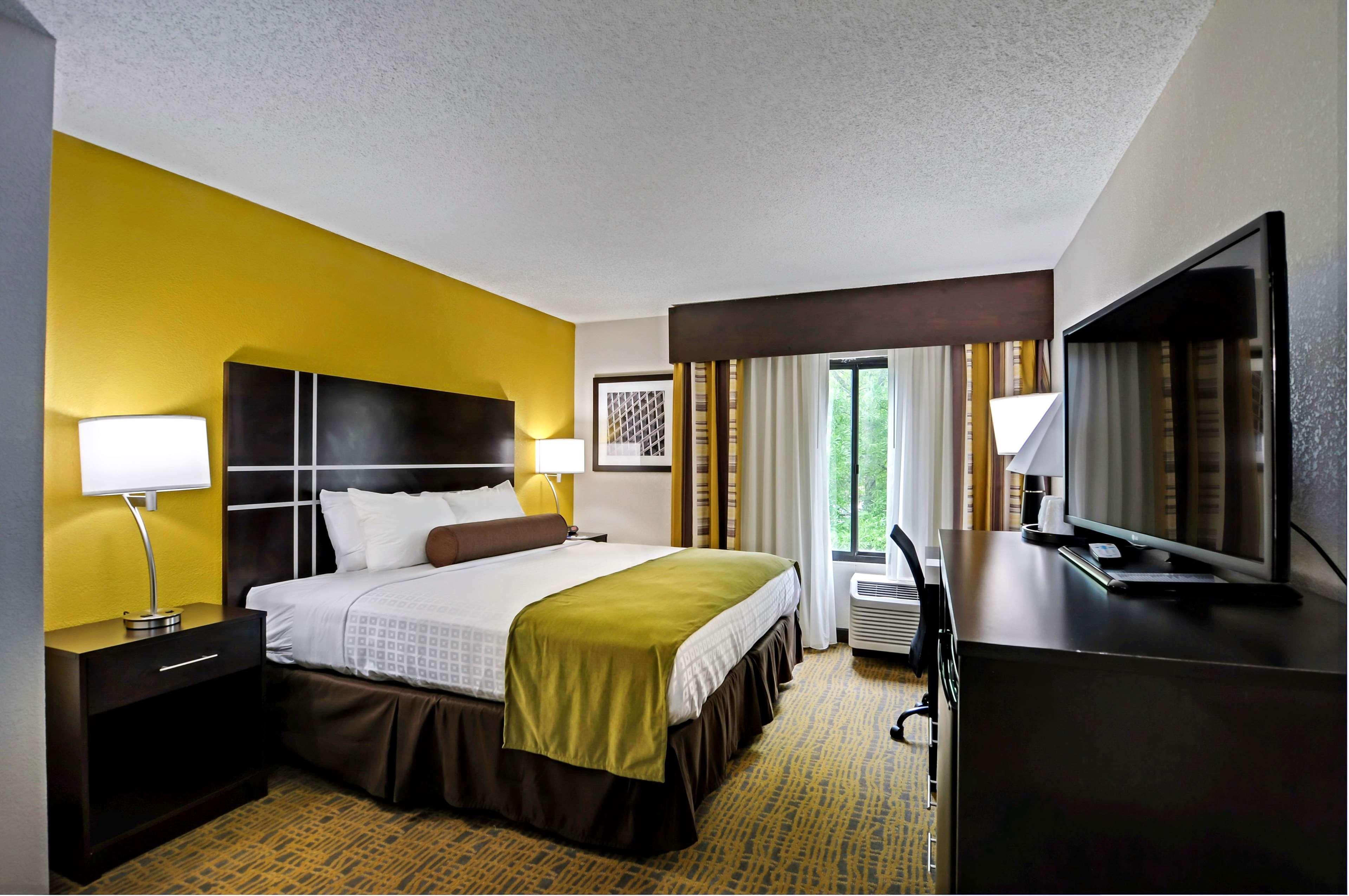 Best Western Plus Hanes Mall Winston-Salem Exterior foto