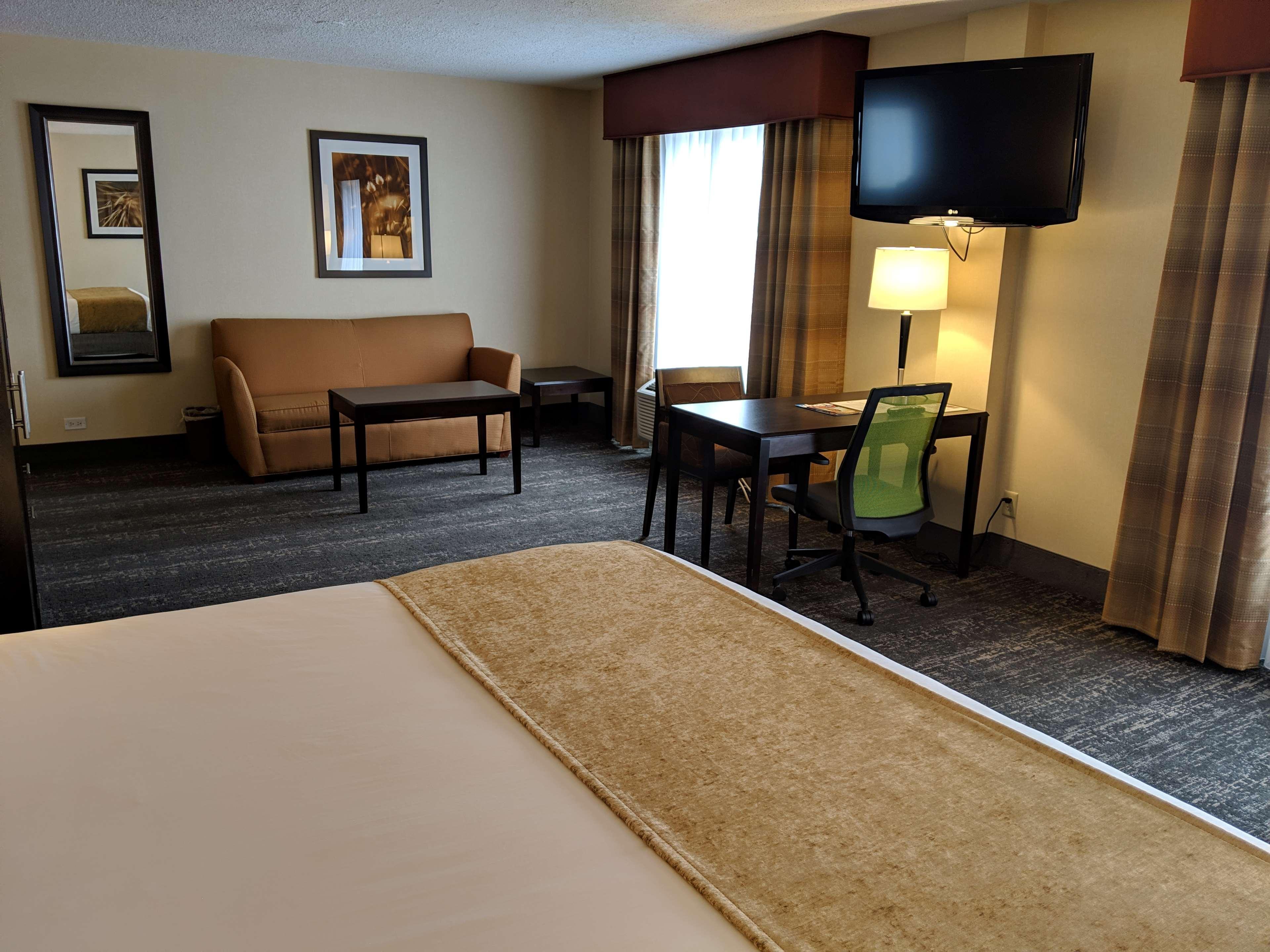 Best Western Plus Hanes Mall Winston-Salem Exterior foto