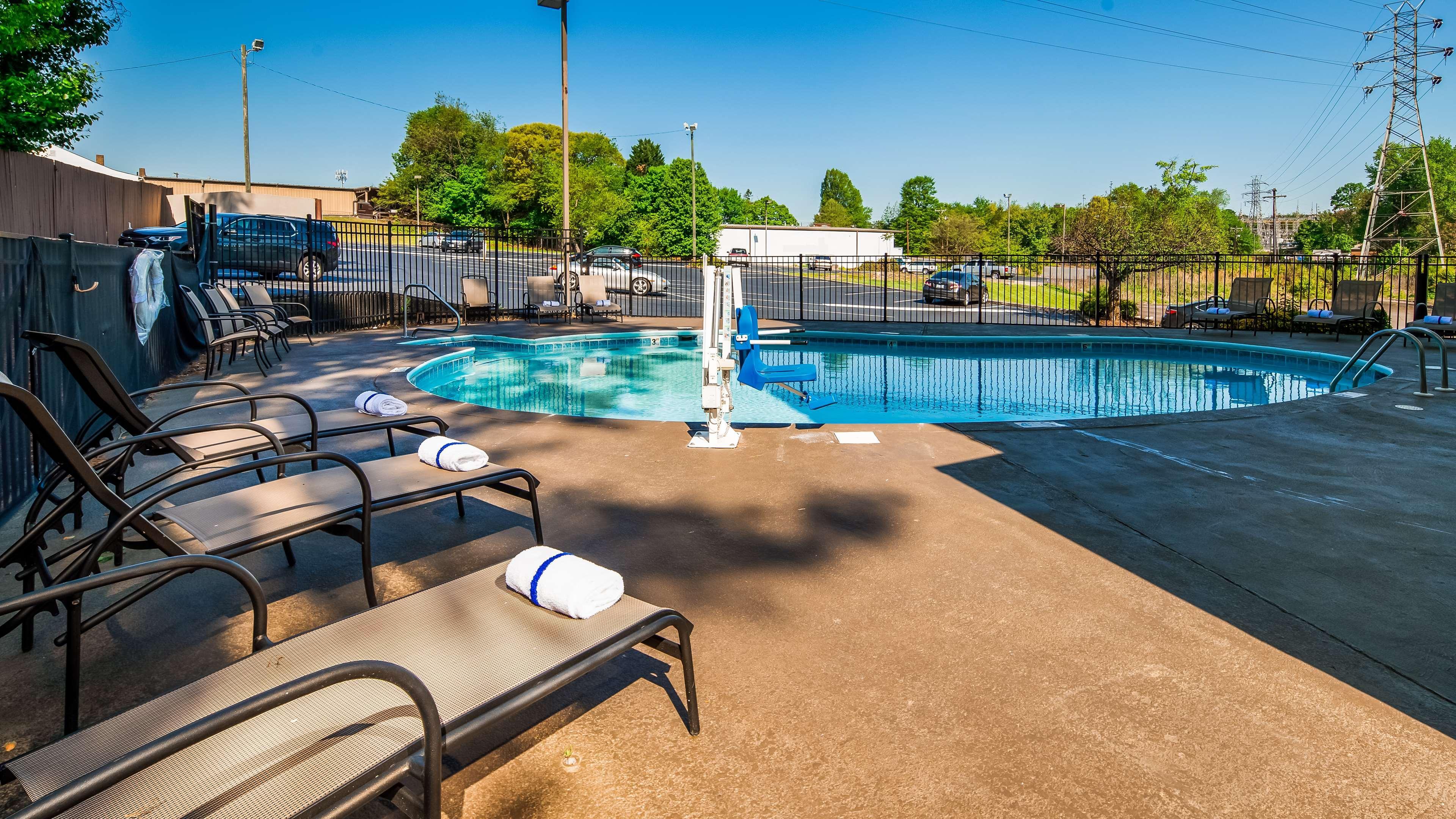 Best Western Plus Hanes Mall Winston-Salem Exterior foto