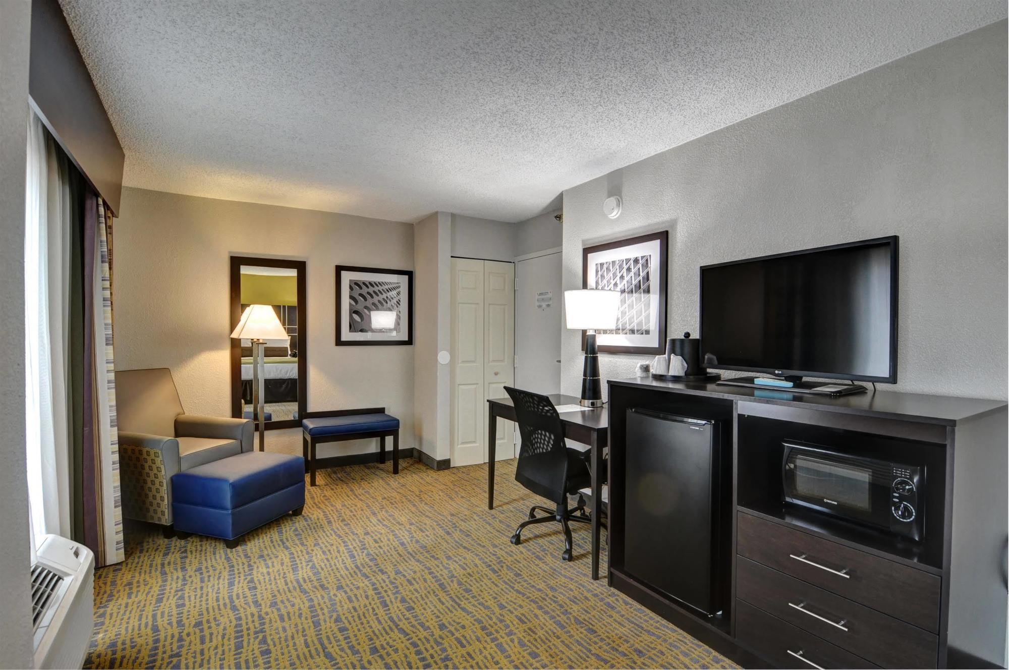 Best Western Plus Hanes Mall Winston-Salem Exterior foto