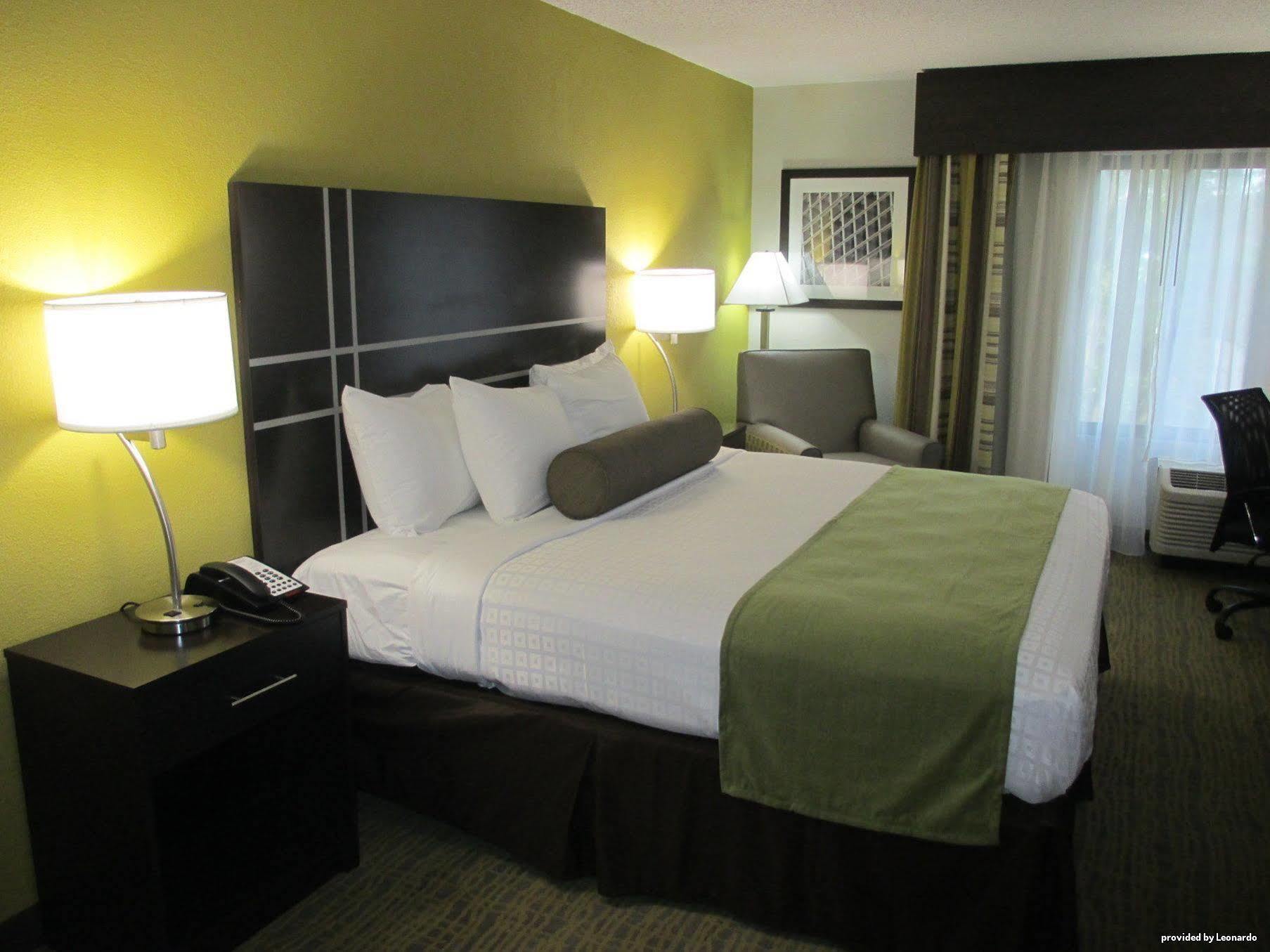 Best Western Plus Hanes Mall Winston-Salem Exterior foto